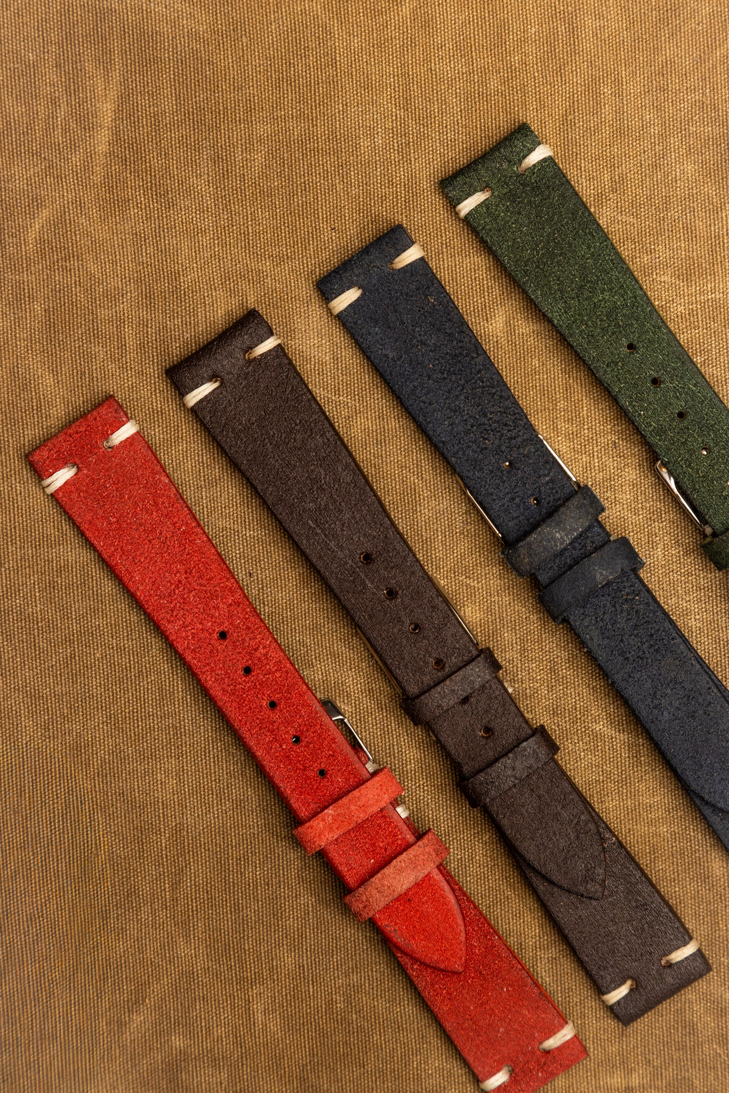 Cinturino "Crosta Semplice" tinto a mano - Verde Oliva